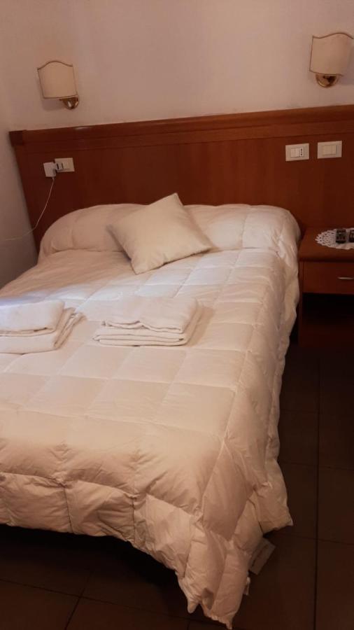 Roma Termini Tina Ya B&B מראה חיצוני תמונה